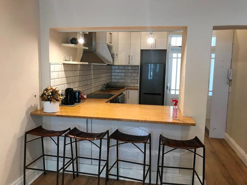 To Let 2 Bedroom Property for Rent in Sea Point Western Cape